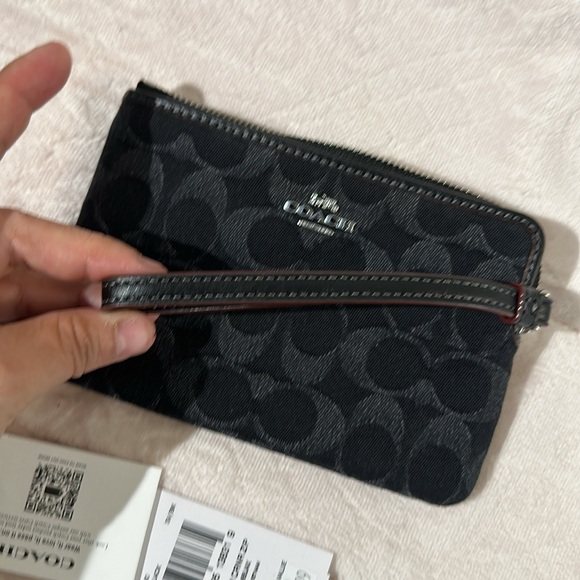 NWT Coach Outlet Corner Zip Wristlet In Signature Denim - Picture 3 of 4